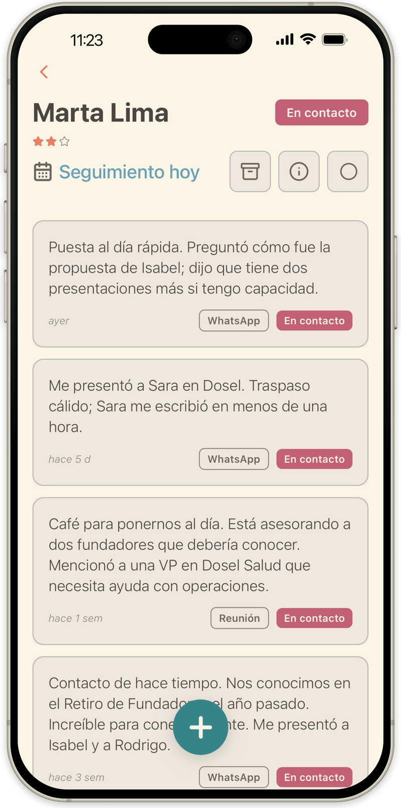 Un contacto en OpenLoop con todas las notas sobre él, de la más reciente a la más antigua