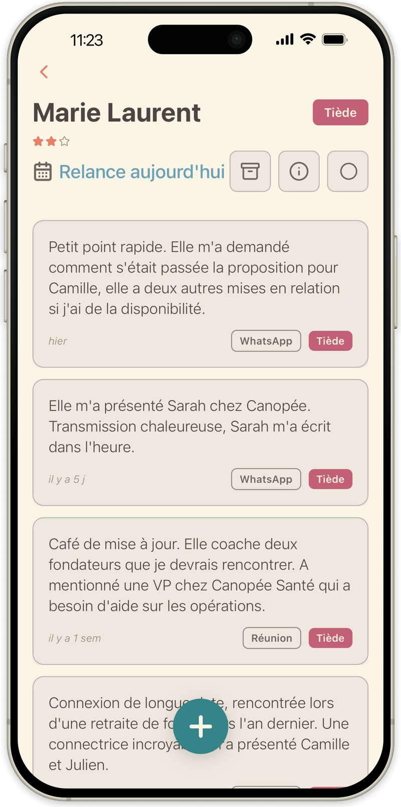 Un contact dans OpenLoop avec toutes les notes le concernant, les plus récentes en premier